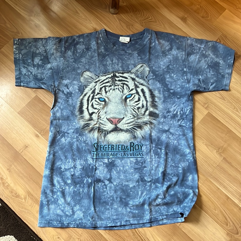 Vintage 90s Siegfried and Roy white Tiger at the Mirage Las Vegas TShirt…